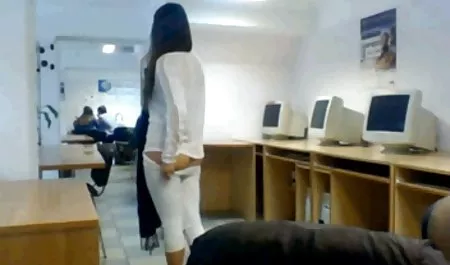 Renate Fucking و Squirting روی کلیپ گی سکسی مبل سفید BVR