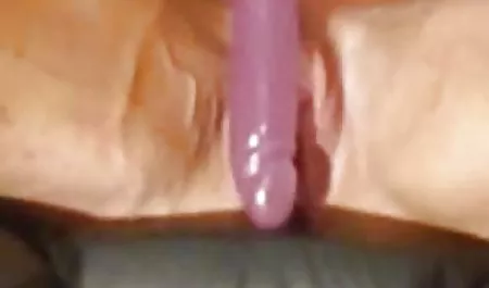 همسرش سکس گی خارجی در مقابل او fucks می کند